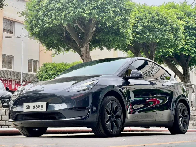 Фотография автомобиля — Tesla Model Y