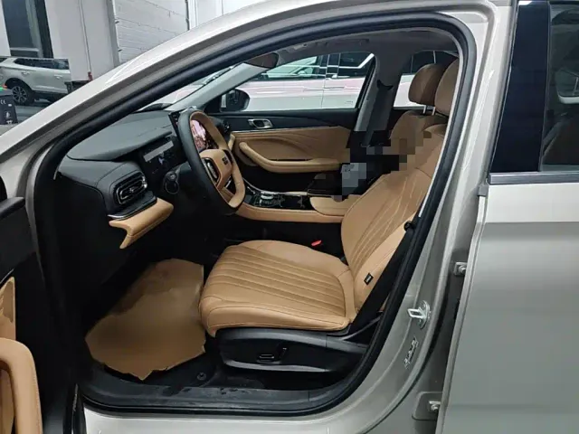 Geely Galaxy Stellar 6 — Фото автомобиля 7