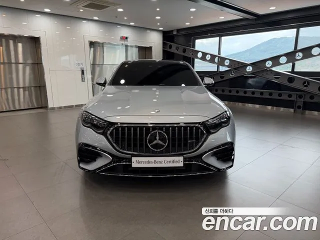 Mercedes-Benz E-Class — Фото автомобиля 6