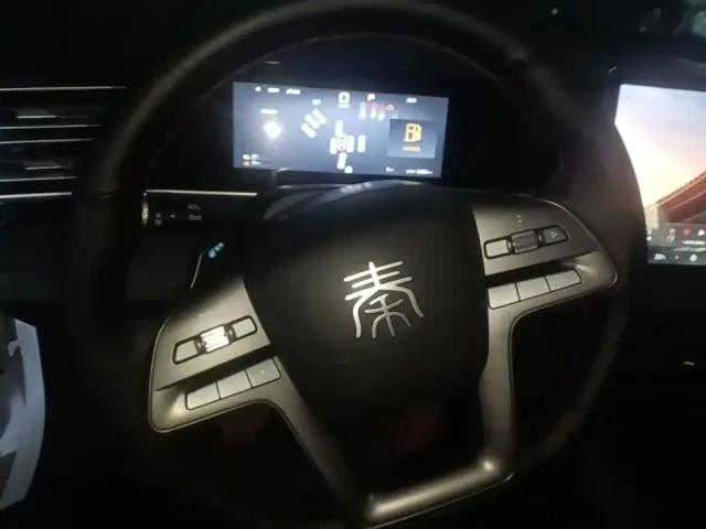 BYD Qin L — Фото автомобиля 10
