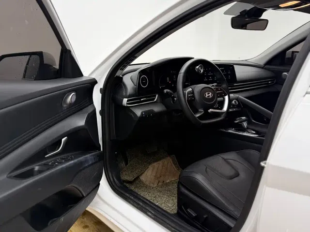 Hyundai Elantra — Фото автомобиля 14