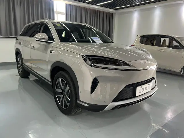 BYD Hai Shi 07 DM-i — Фото автомобиля 3