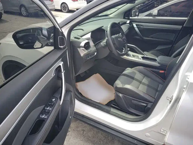 Geely Binyue — Фото автомобиля 15