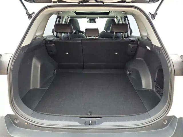 Toyota RAV4 — Фото автомобиля 7