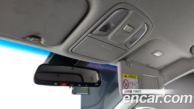 Kia Niro — Фото автомобиля 19