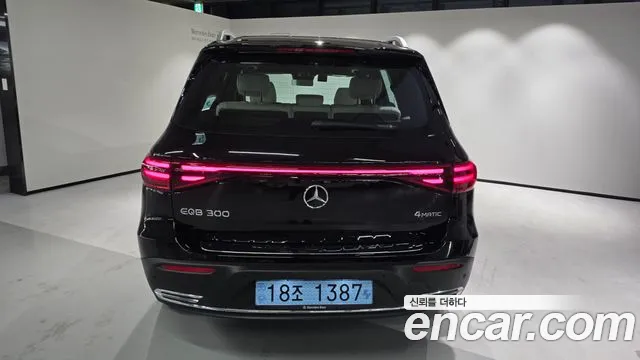 Mercedes-Benz EQB — Фото автомобиля 2
