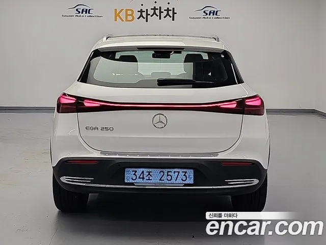 Mercedes-Benz EQA — Фото автомобиля 5