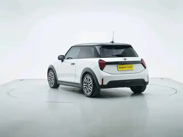 MINI Hatch — Фото автомобиля 5