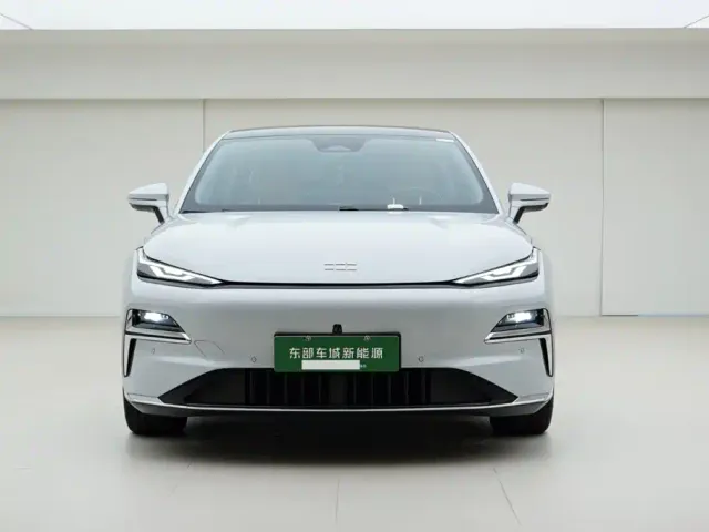 Geely Galaxy Xingyao 8 — Фото автомобиля 2