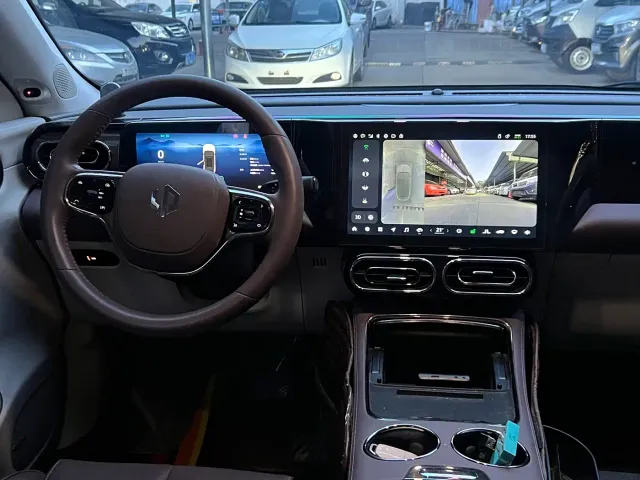 Leapmotor C11 — Фото автомобиля 8