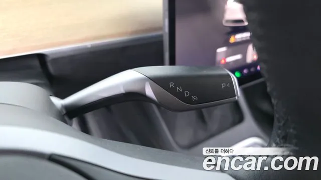 Tesla Model Y — Фото автомобиля 8