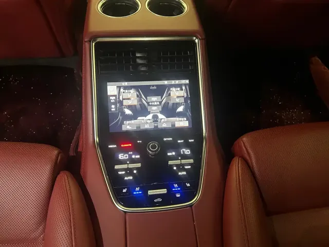 Porsche Panamera — Фото автомобиля 16