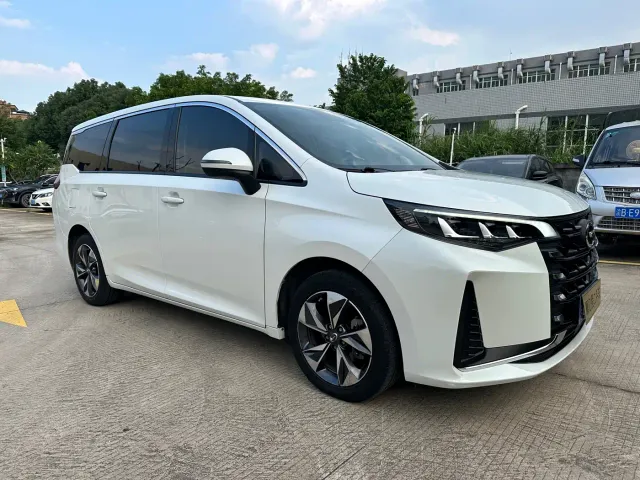 GAC Trumpchi M6 — Фото автомобиля 3