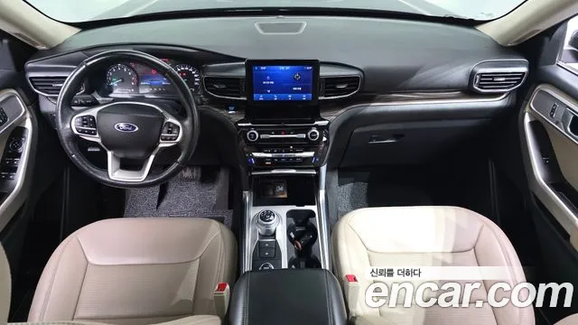 Ford Explorer — Фото автомобиля 7