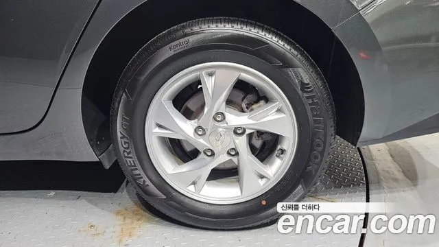 Hyundai AVANTE Avante (CN7) — Фото автомобиля 21