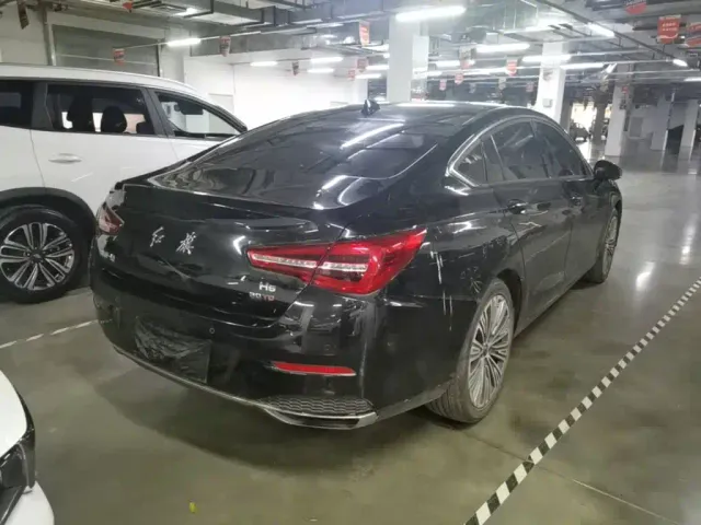 Hongqi H5 — Фото автомобиля 6