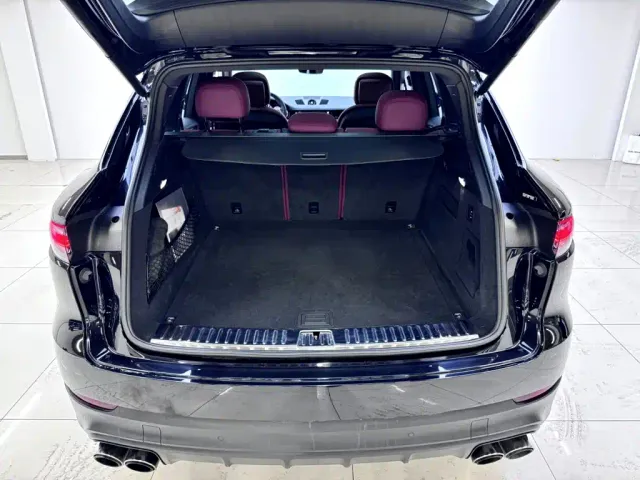 Porsche Cayenne — Фото автомобиля 6