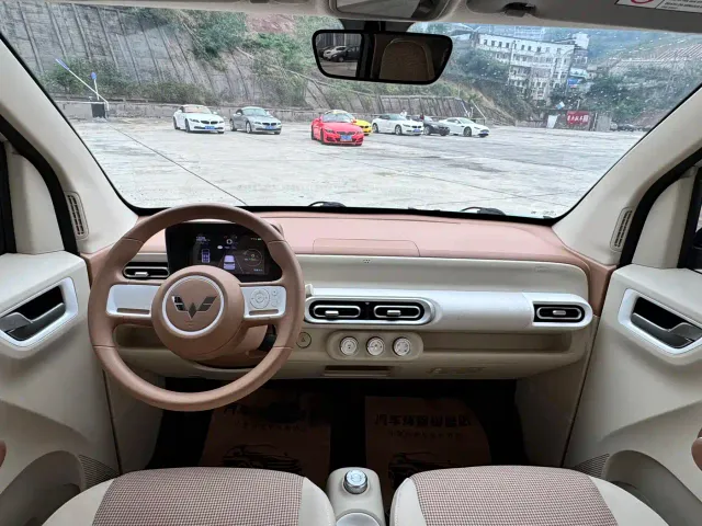 Wuling Hongguang Mini EV — Фото автомобиля 11