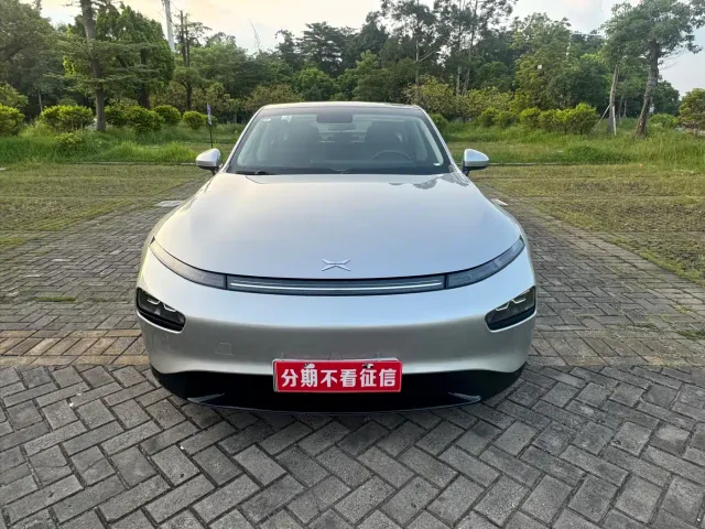 Xpeng P7 — Фото автомобиля 2