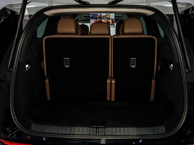 Li Auto MEGA — Фото автомобиля 7
