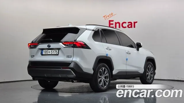 Toyota RAV4 5th Gen — Фото автомобиля 2