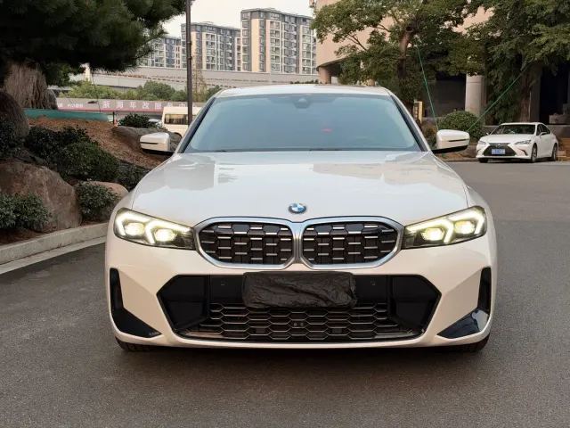 BMW 3 Series — Фото автомобиля 2