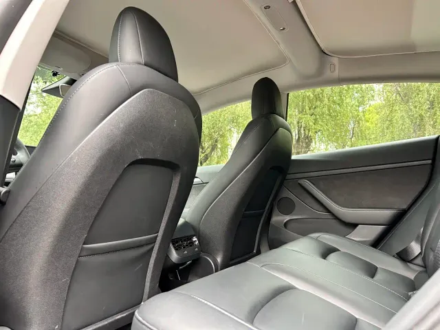 Tesla Model 3 — Фото автомобиля 11