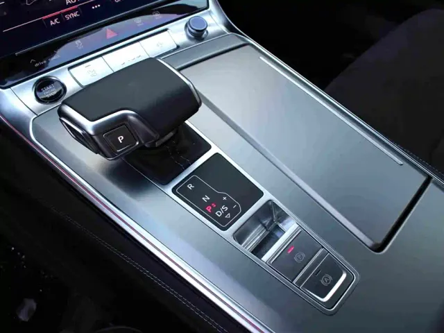 Audi A7L — Фото автомобиля 8