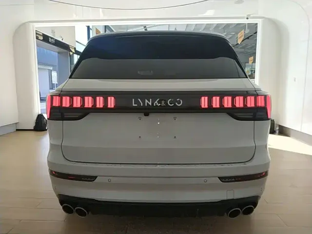 Lynk & Co 09 — Фото автомобиля 5