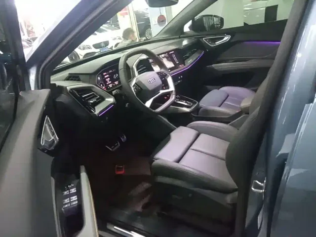 Audi Q4 e-tron — Фото автомобиля 15