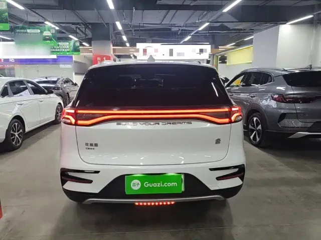 BYD Tang — Фото автомобиля 5