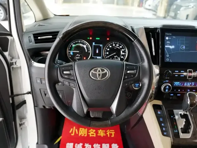 Toyota Vellfire — Фото автомобиля 8