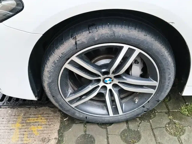 BMW 5 Series — Фото автомобиля 24