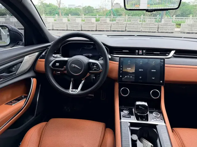 Jaguar XFL — Фото автомобиля 14