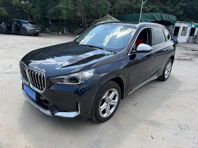 Фотография автомобиля — BMW X1