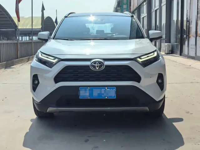 Toyota RAV4 — Фото автомобиля 2