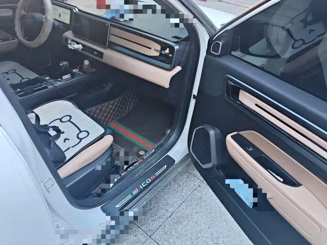 Geely ICON — Фото автомобиля 19
