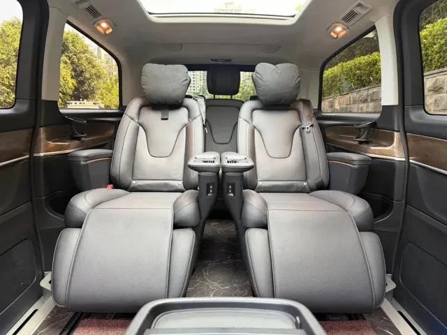 Mercedes-Benz V-Class — Фото автомобиля 15
