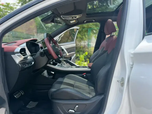 Geely Binyue — Фото автомобиля 5
