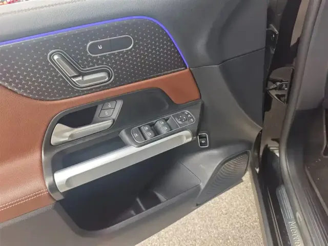 Mercedes-Benz GLB-Class — Фото автомобиля 10
