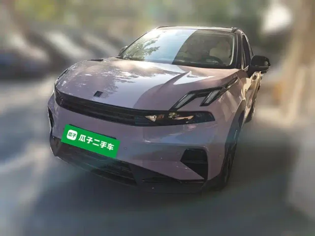 Фотография автомобиля — Lynk & Co 06