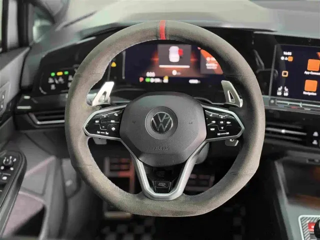 Volkswagen Golf — Фото автомобиля 14