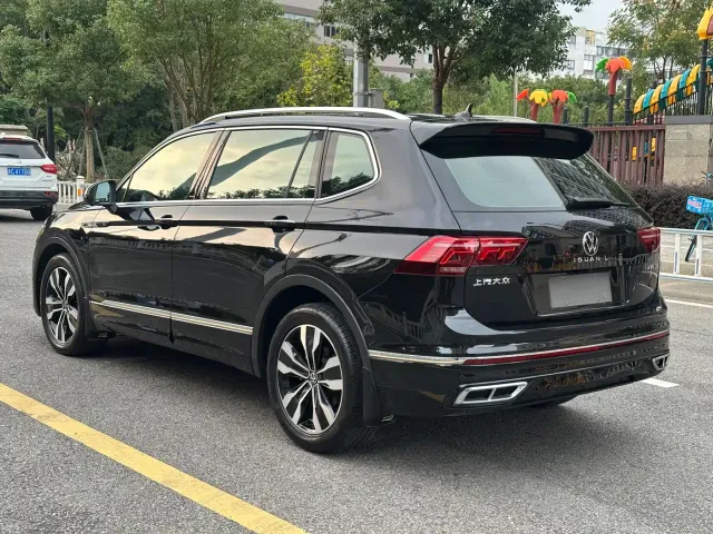 Volkswagen Tiguan L — Фото автомобиля 7