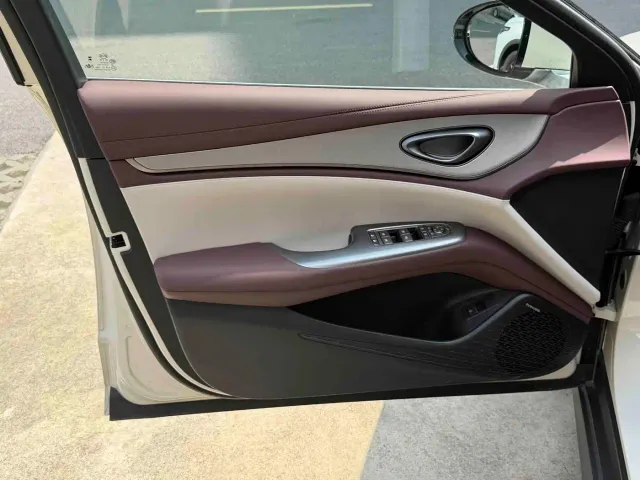 BYD Seal 07 DM-i — Фото автомобиля 8