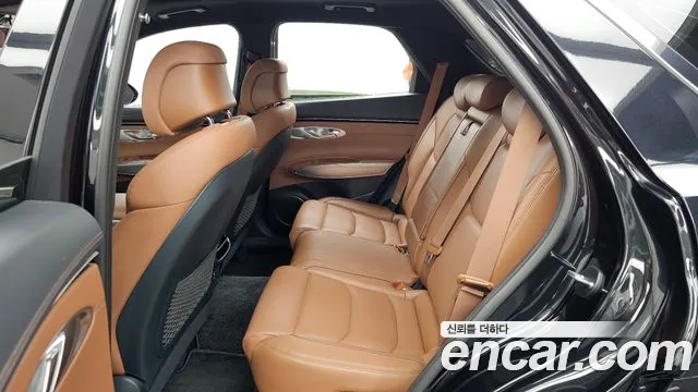 Genesis GV70 — Фото автомобиля 16