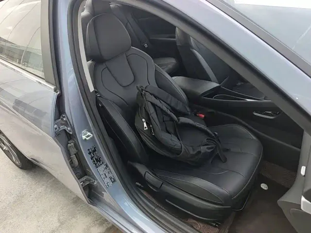 Hyundai Elantra — Фото автомобиля 24