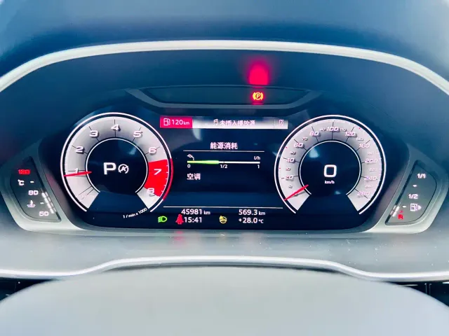 Audi Q3 — Фото автомобиля 13