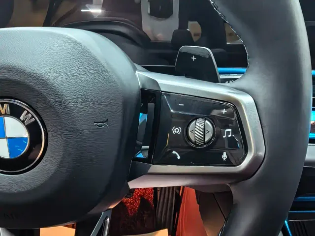 BMW 5 Series — Фото автомобиля 12