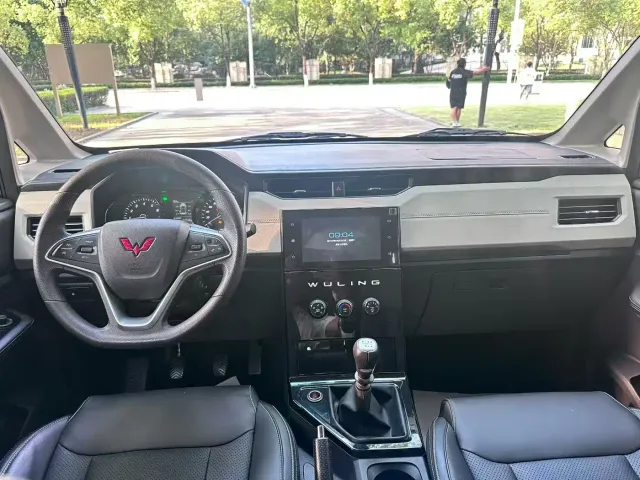 Wuling Zhengcheng — Фото автомобиля 7