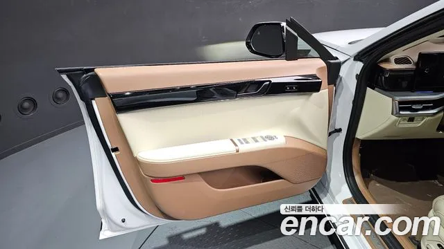 Hyundai Grandeur GN7 — Фото автомобиля 13